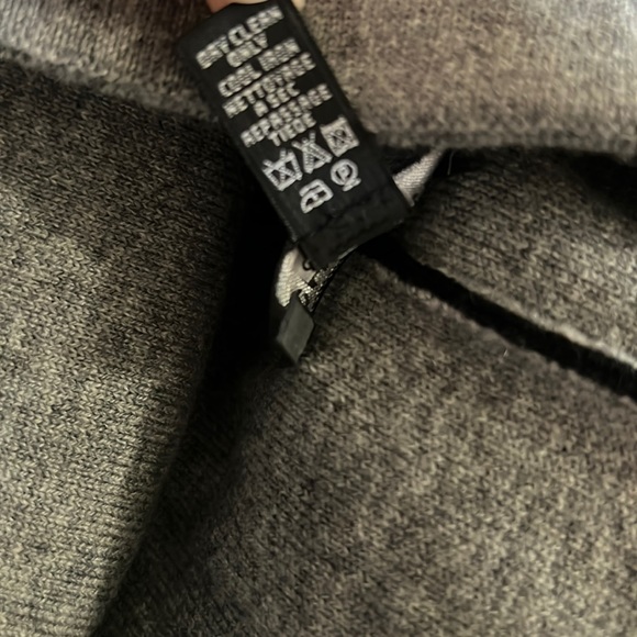 Auth Chanel Paris cashmere beanie hat black stylish CC logo warm accessories new - Picture 7 of 7